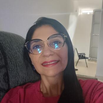 Babysitter in Muriaé: Maria
