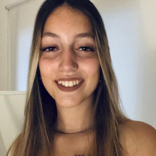 Babysitter in Marinha Grande: Iris