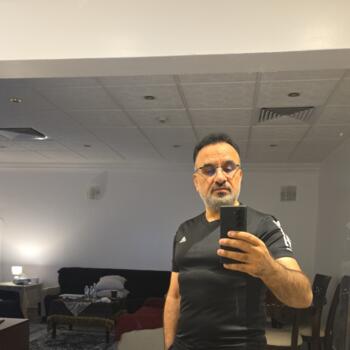 وظيفة جليسة أطفال في الرياض: وظيفة جليسة أطفال Ahmad