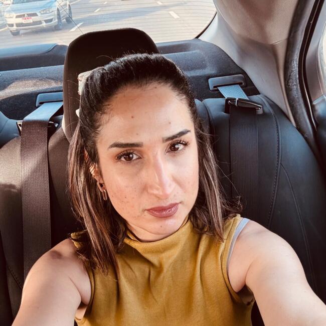 وظيفة جليسة أطفال في أبوظبي: Lanna