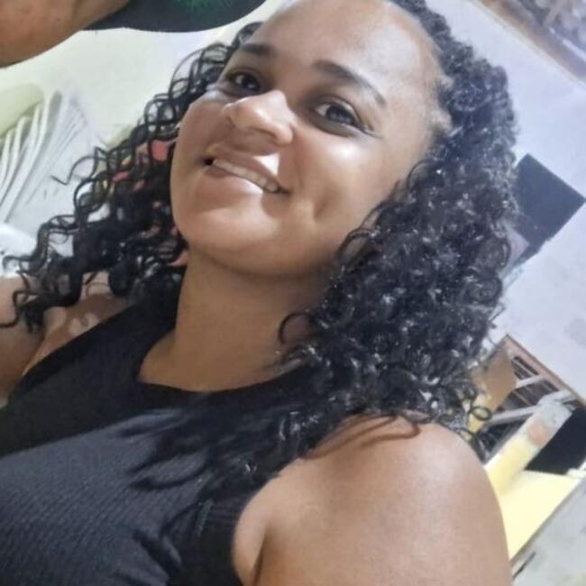 Babá em Barreiros: EDILAINE