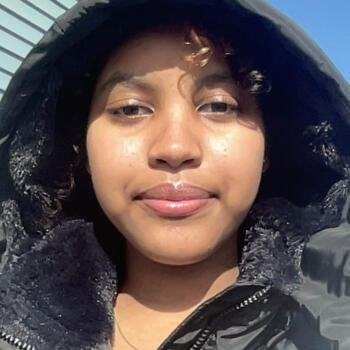 Babysitter in Shakopee: Zaynab