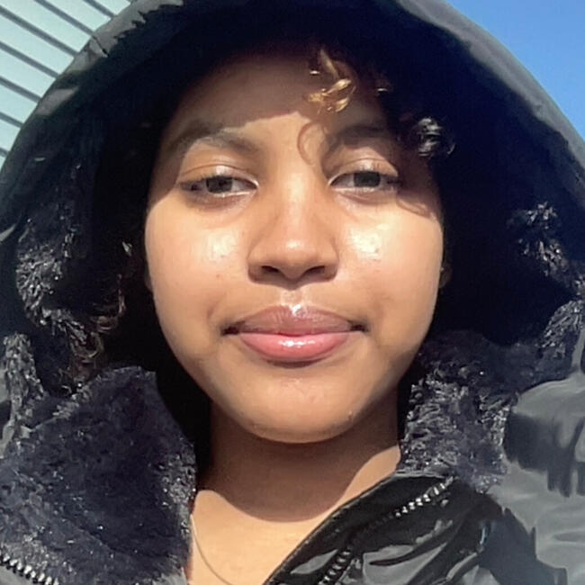 Babysitter in Shakopee: Zaynab