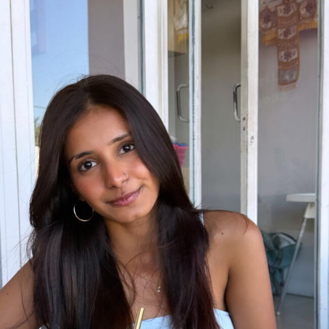 Babysitter in Singapore: Simrita