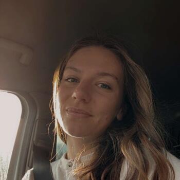 Babysitter in Angers: Chloe