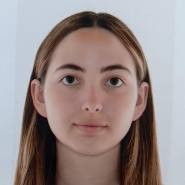 Babysitter in Sainte-Luce-sur-Loire: Emma