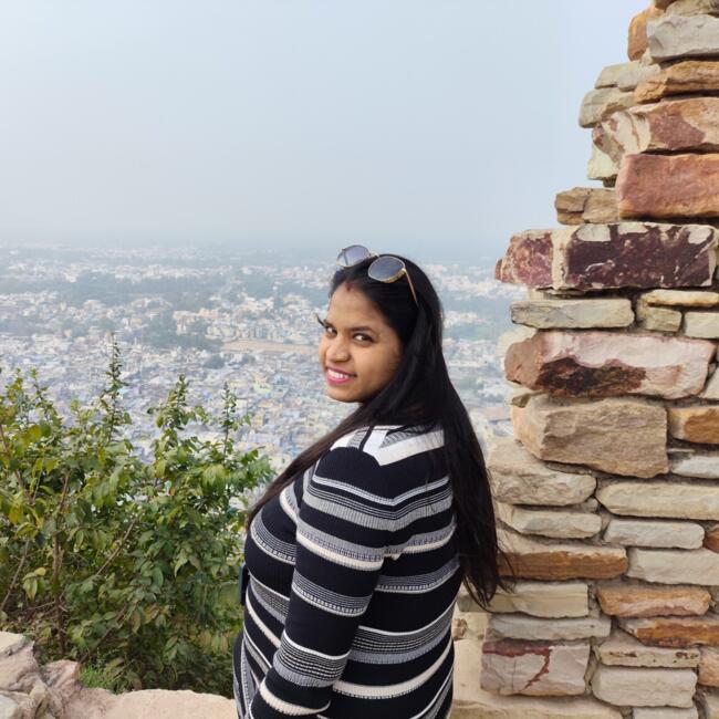 दिल्ली में बेबीसिटिंग की नौकरी: Neha