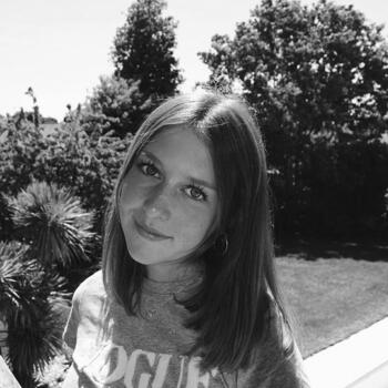 Babysitter in Paris: Iliana