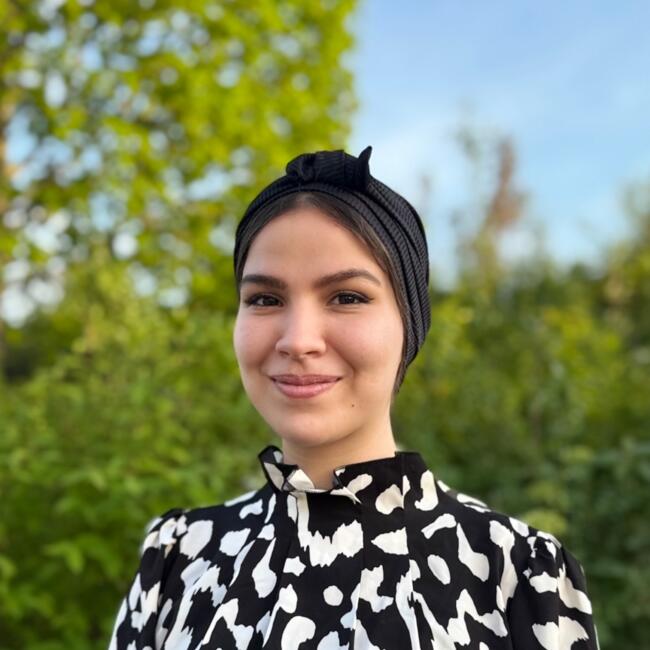 Babysitter in Nanterre: Dounia