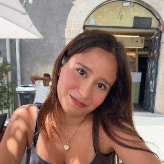 Babysitter in Romford: Valeria Renderos