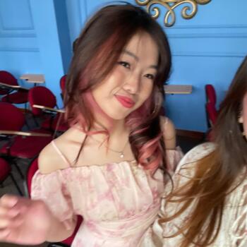 Babysitter in Jakarta: Eva