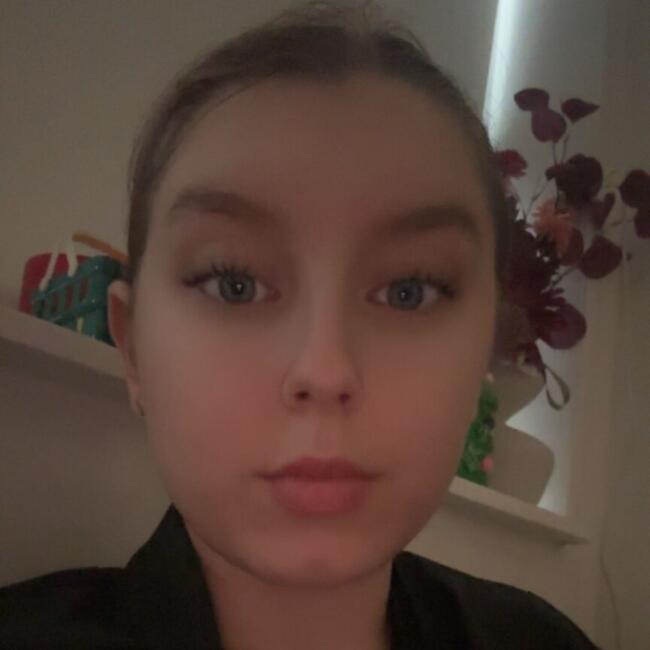 Barnvaktsjobb i Hässelby (Stockholms län): Enya