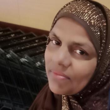 मैसूर में बेबीसिटर: Zahara