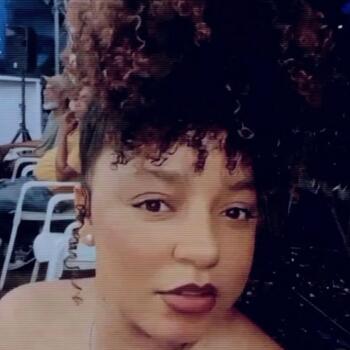 Babysitter in Moita: Karen