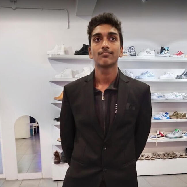 Babysitter in Perth: Bharathvyas