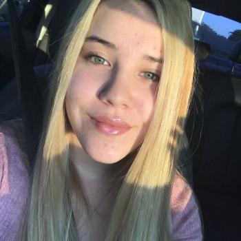 Babysitter Pompano Beach: Nadine