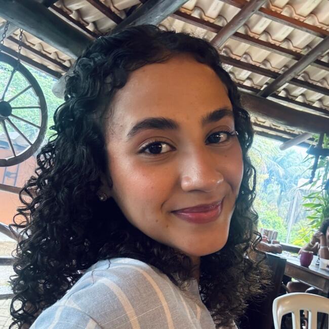 Babysitter in Praia Grande: Thamiris