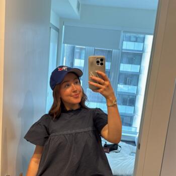 Babysitter in Toronto: Phoebe
