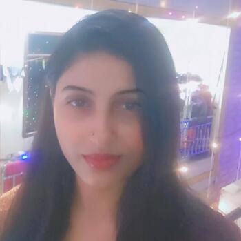 Babysitter Delhi: Himani