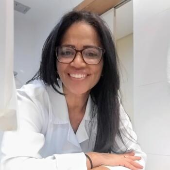 Babysitter in Belo Horizonte: Flávia