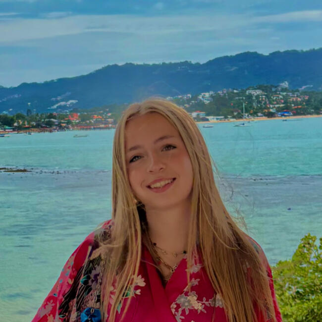 Babysitter in Toussus-le-Noble: Anne-Sophie
