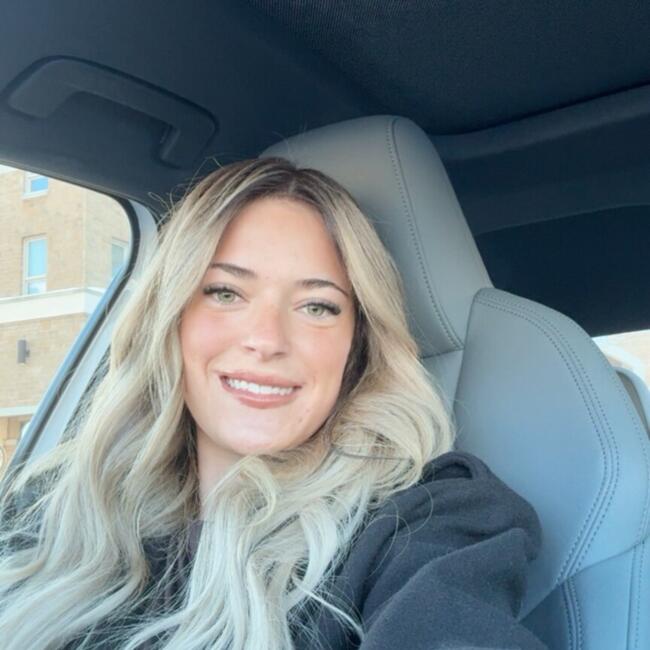 Nounou à Odessa: Ava