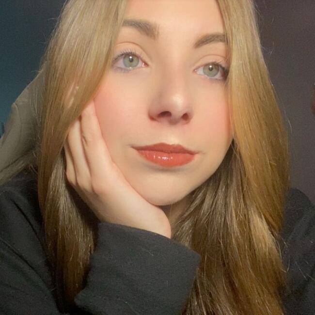 Babysitter in Rieux-de-Pelleport: Olivia