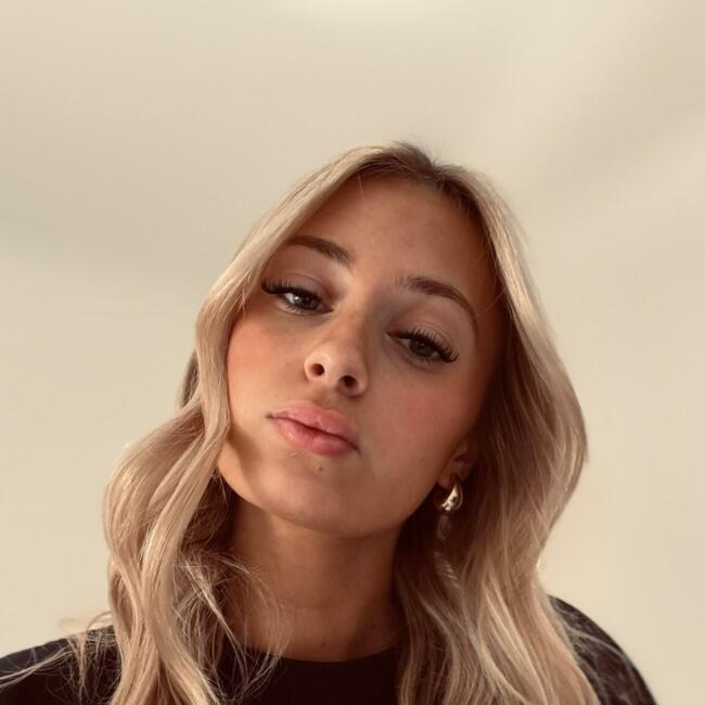 Babysitter in Laakdal: Kiana