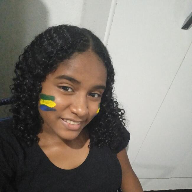 Babysitter in Cuiabá: Lara