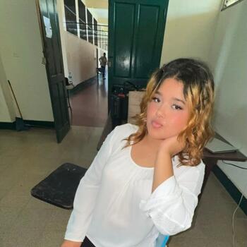Babysitter in Rivas: Allison