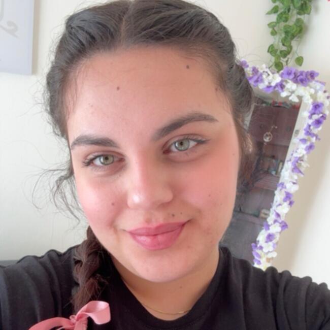Babysitter in Athens: Alina