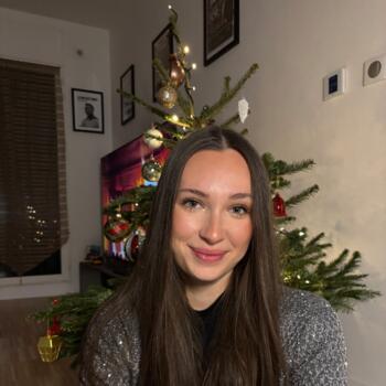 Babysitter in Neuilly-sur-Seine: Nina