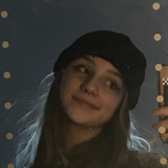 Babysitter in Annoeullin: Louise