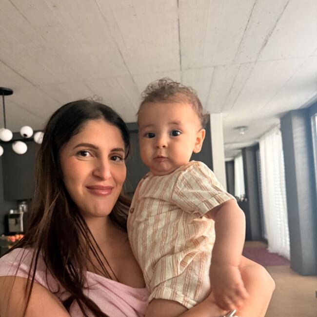 Babysitter Job in Emmen: Sarah