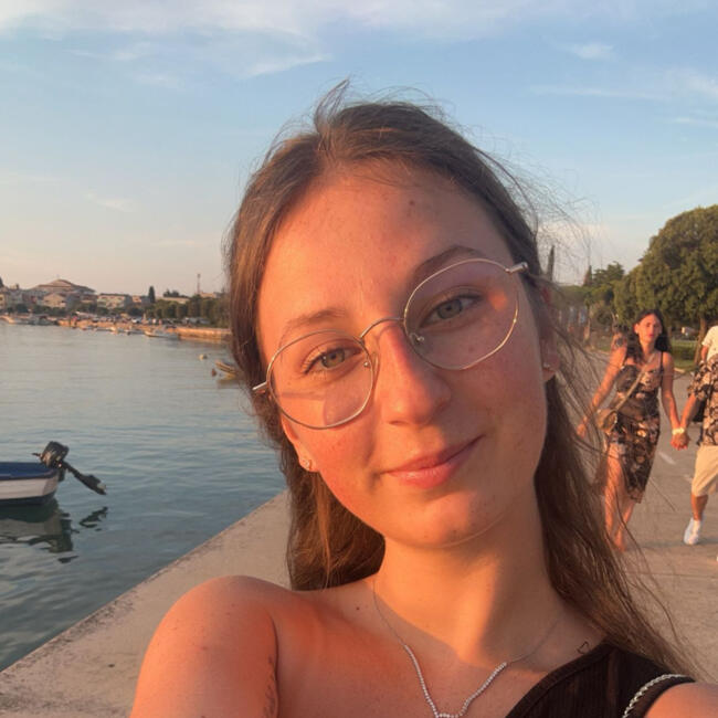 Babysitter in Wiltz: Shana