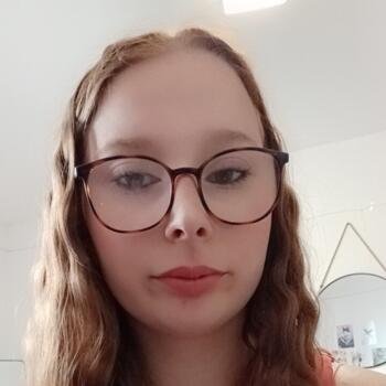 Baby-sitter Saint-Omer: Celia