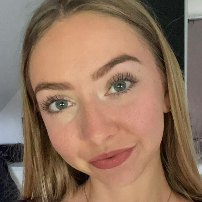 Babysitter in Le Breuil: Elsa