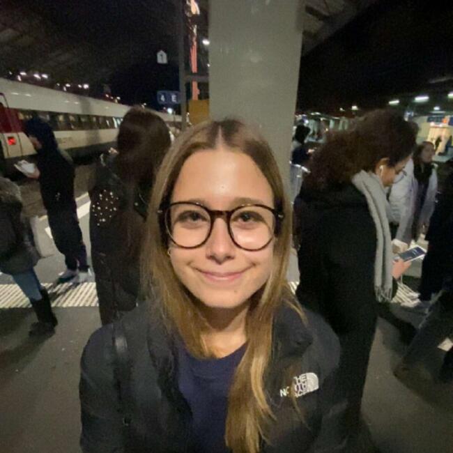 Babysitter in Corsier-sur-Vevey: Zara Rebecca
