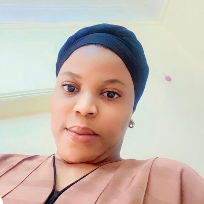 Babysitter in Al Khor: Anita