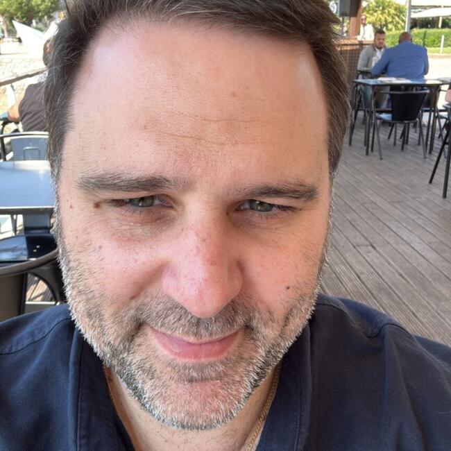 Trabalho de babysitting em Porto: Pedro