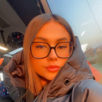 Babysitter in Paron: Lola