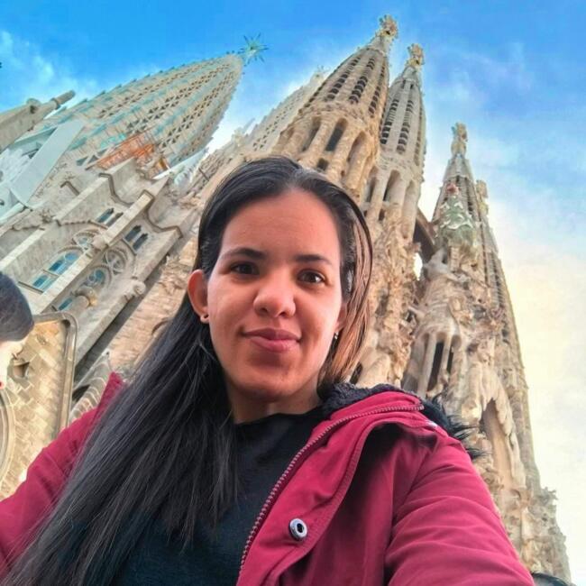 Niñera en Calella: Grecia Suramaya