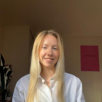 Babysitter in Paris: Charlotte