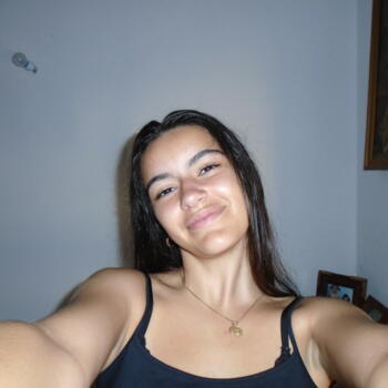 Babysitter in Bayonne: Louna