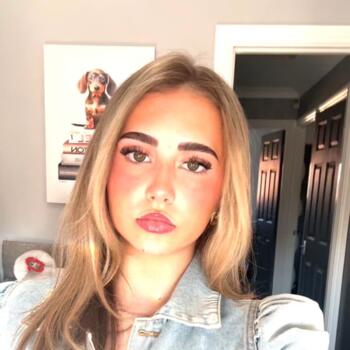 Babysitter in Greenhithe: Emily