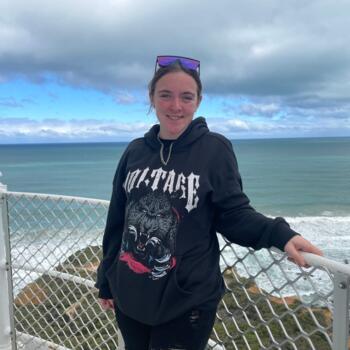Babysitter in Melbourne: Hayley
