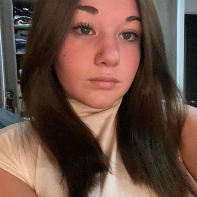 Babysitter in Sainte-Sigolène: Laura