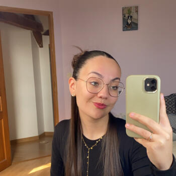 Babysitter in Chazé-sur-Argos: Marine