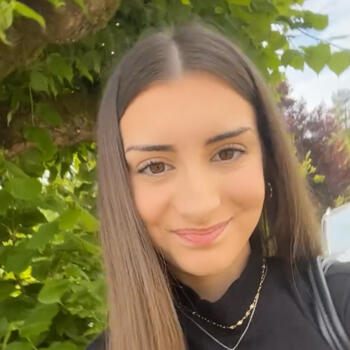 Babysitter in Monteaux: Leya