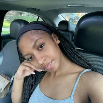 Babysitter in Hillside (Illinois): McKayla